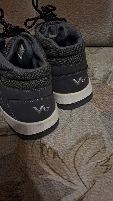 Чоловічі черевики Vty