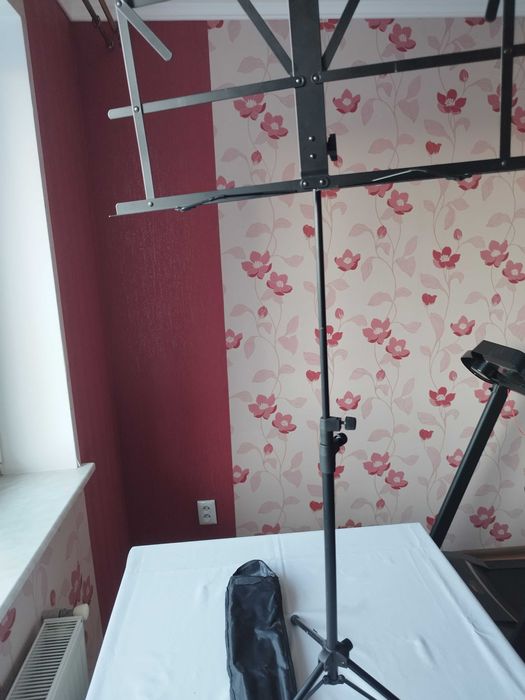 Підставка для нот,пюпітр