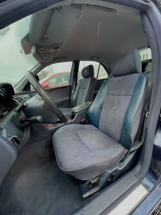 Mercedez-Benz E270 para peças