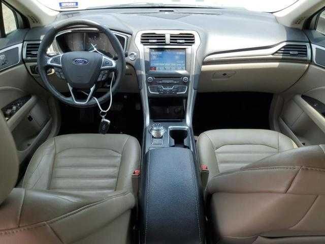 Автомобіль Ford Fusion Hybrid 2017 року з США