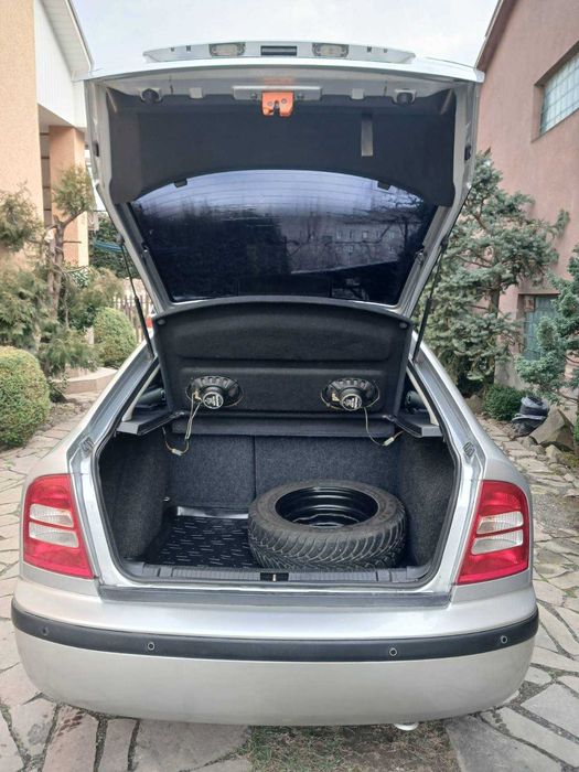 Шкода Октавія 2008 рік 1,6 МРІ  бензин-газ