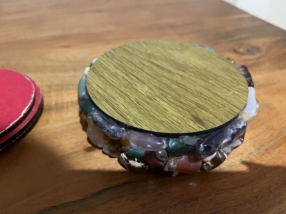 Caixa com pedras semi preciosas brasileiras