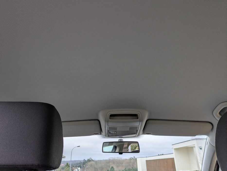 Volkswagen Golf 1.4 Gasolina — Confortável e fiável