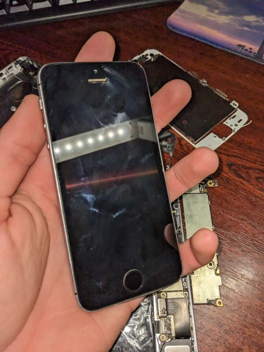 Лот запчастин айфон se 2016 ціна за все !