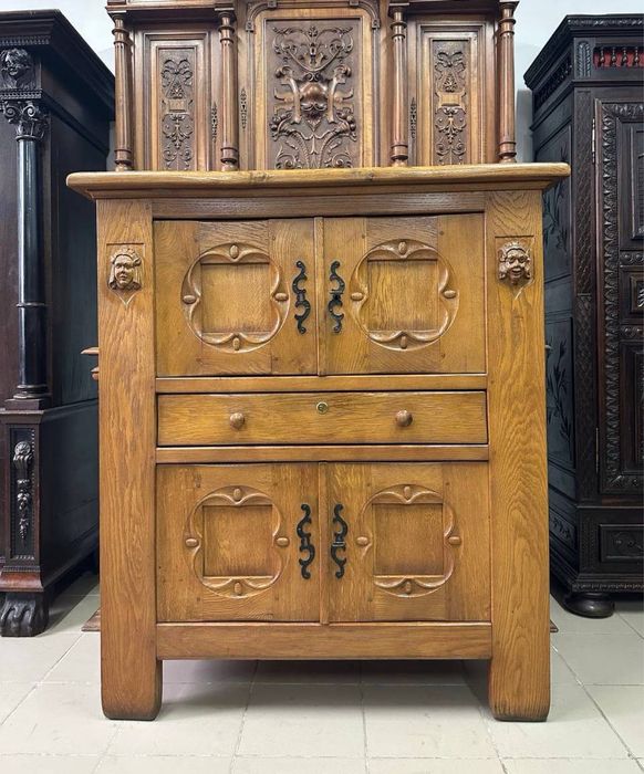 Різьблений дубовий гарнітур комод бар стіл стільці 4005