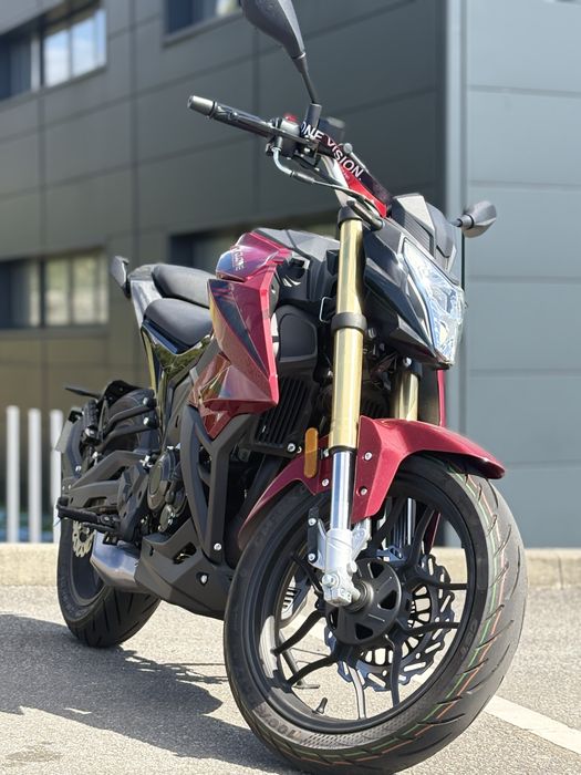 Moto 125cc 1000km rodados ano 2025, matricula 2026