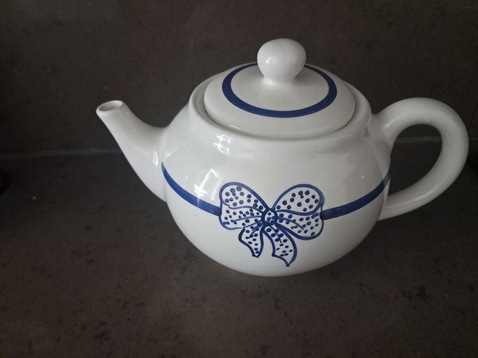 Antique Tea Pot441986066017822720