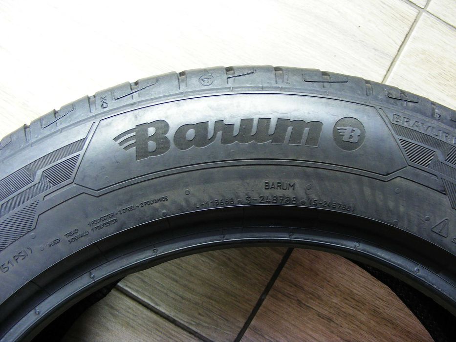 Літня гума 215/60/17 -4 шт.Barum Bravuris 5 HM.