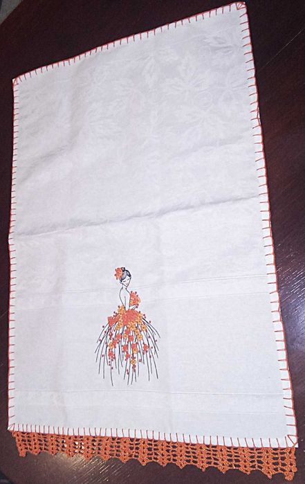 Pano decorativo com ponto de renda cor de laranja feito à mão