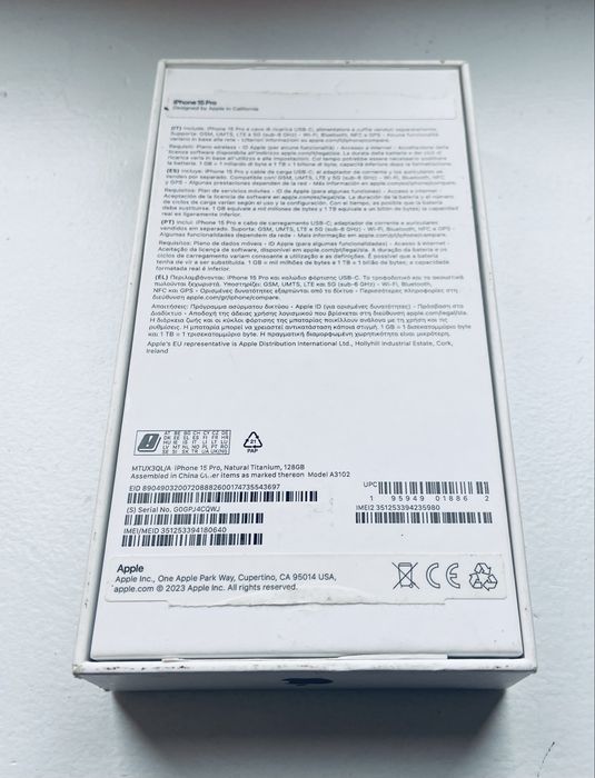 Caixa iPhone 15 Pro c/ cabo