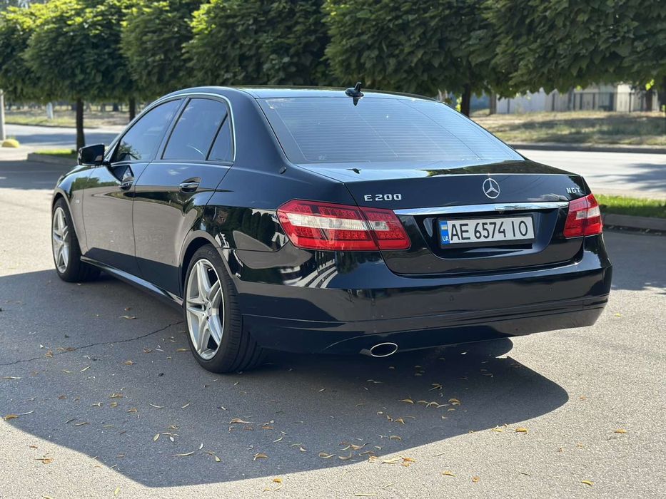 Продам Mercedes-Benz E-Class 1.8i GAZ 2012