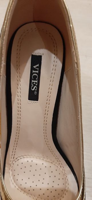 Туфли Vices на высоком каблуке