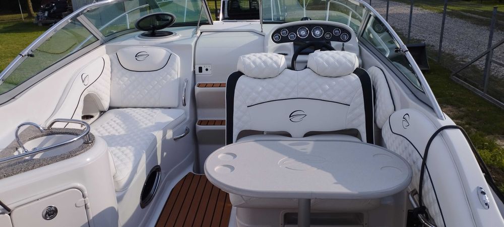 Jacht Motorowy Crownline 260CR rok 2012
