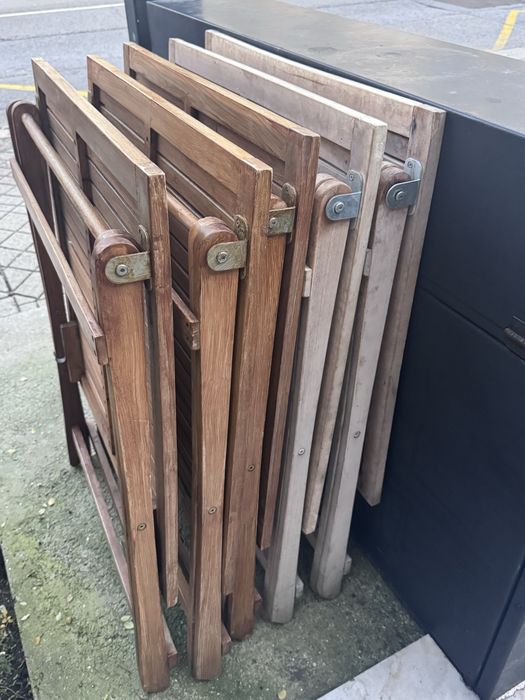 Mesas e Cadeiras madeira