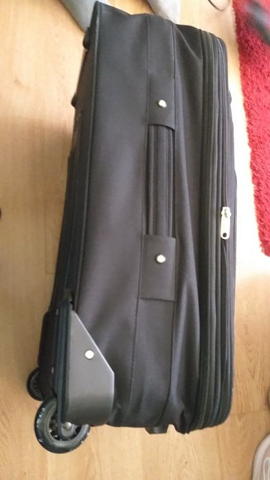 Medium-size suitcase64285062530050123