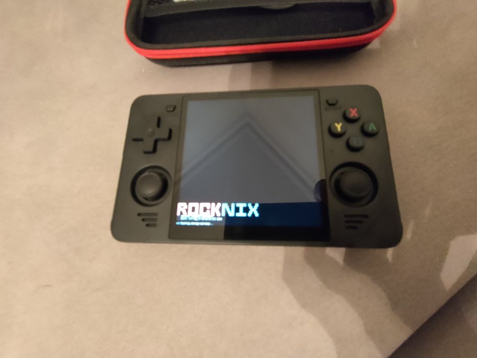 Powkiddy  RGB30 com RockNix