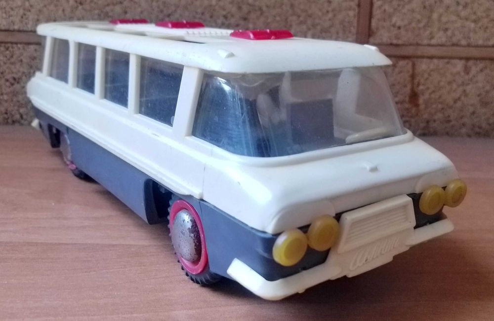 игрушка ссср автобус хфи салют