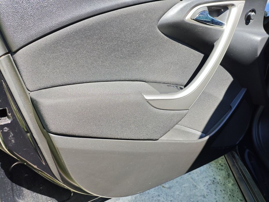 Opel Astra J 2011 1.4 MPI