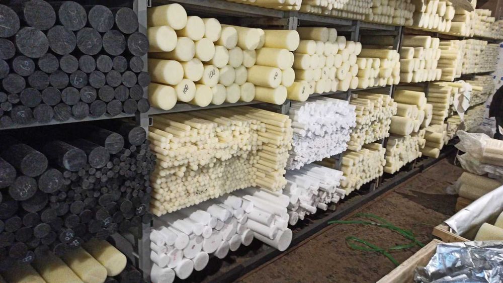 Капролон лист, круг, стрижень. Роздріб (розница). Порізка