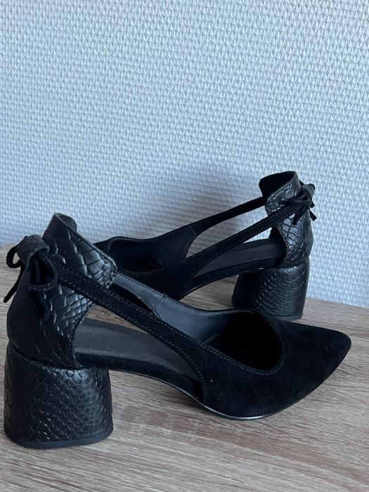 Шкіряні туфлі 39 розміру