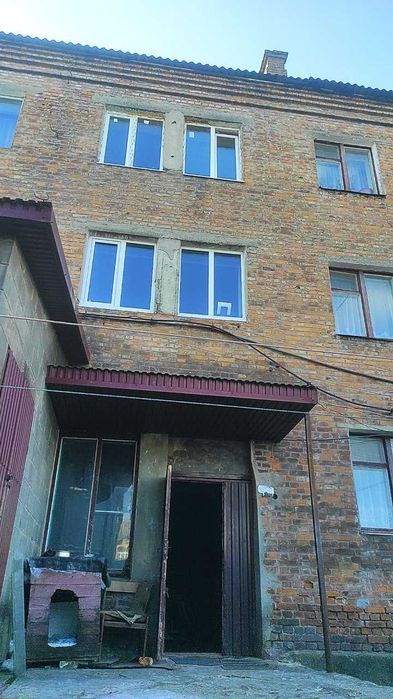 Будівля готелю, 84/100 частки площею 1 362.00 кв.м у м. Сарни - More