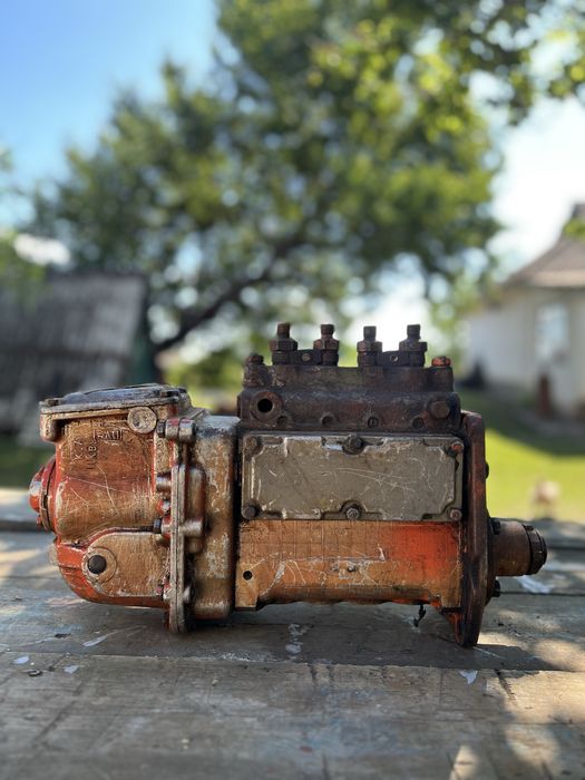 Паливний насос двигуна А-41