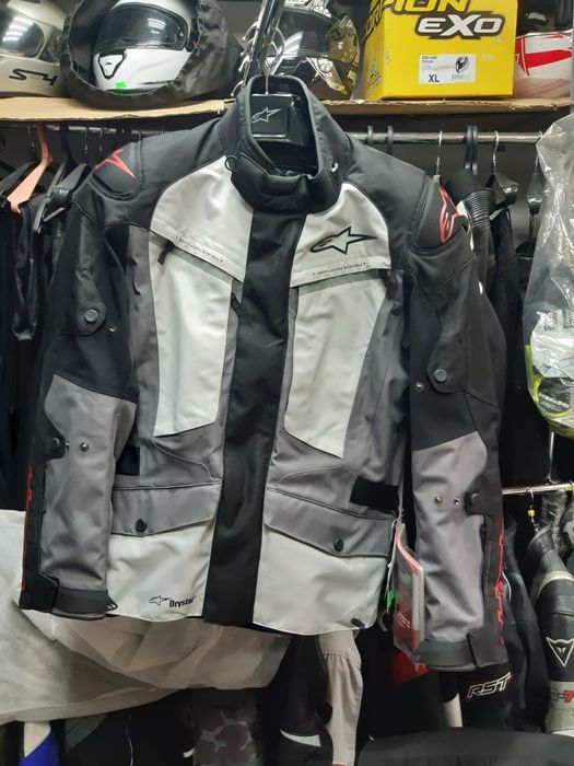 мотокуртка,  мотоштани, мотоботи, мотошолом, мотоперчатки,  мотозащи