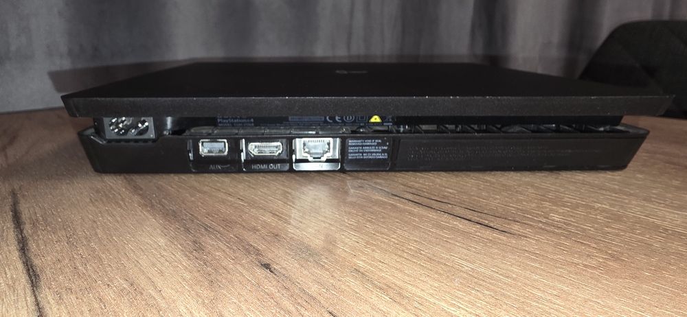 Zestaw PlayStation 4 Slim | 2 Pady | Kamera V2 | 8 Mega Gier! | Stan Idealny