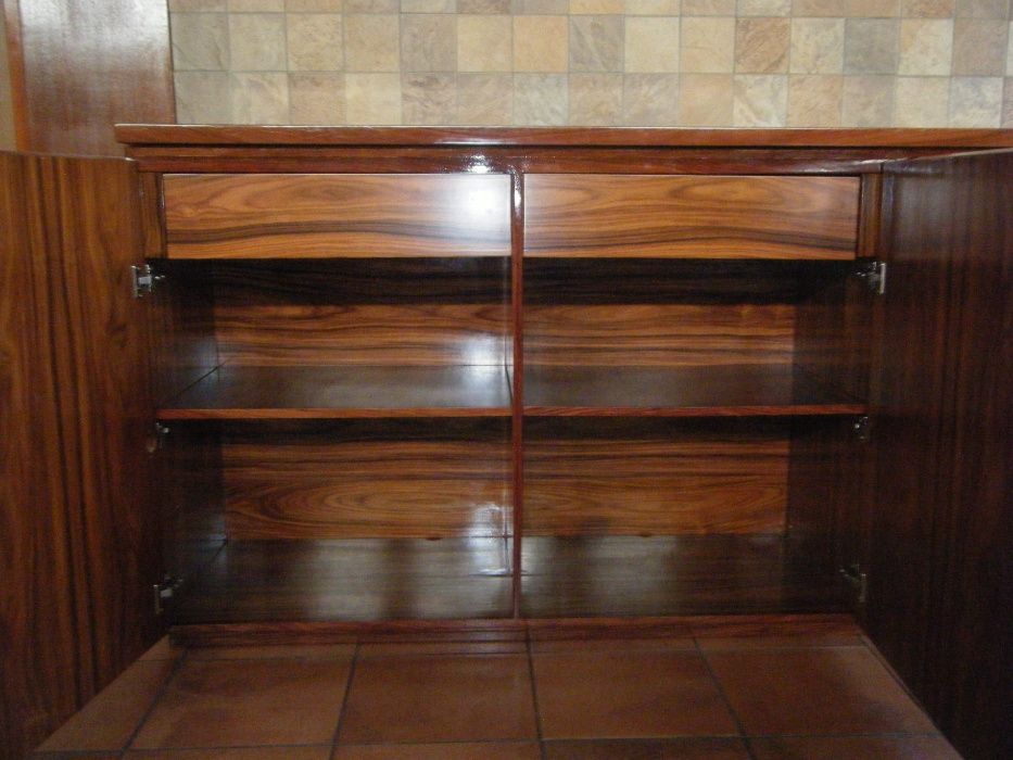 Aparador 4 Portas (2 Gavetas Int.) Pau Ferro Alto Brilho C280xA100xP55