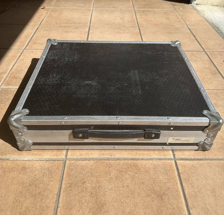 Case mesa de som