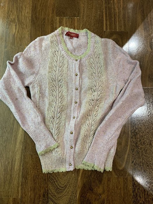 Roupa de marca. Roccobarocco. Trussardi. Just cavalli. Angelo marani. Moscchino. Entre outras. Calcas e partes de cima.