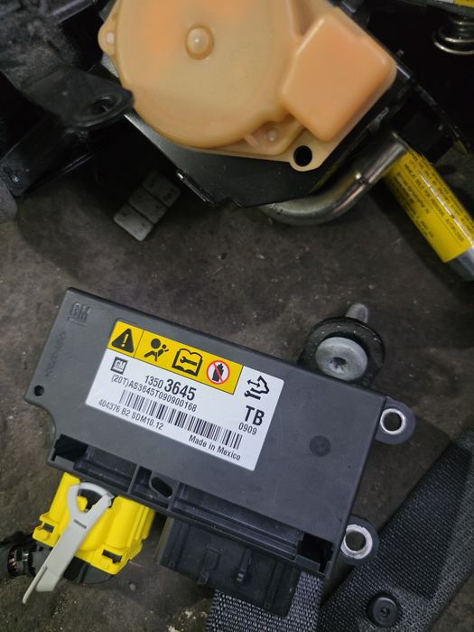 Opel Insignia Deska Konsola Airbag Pasy sensor