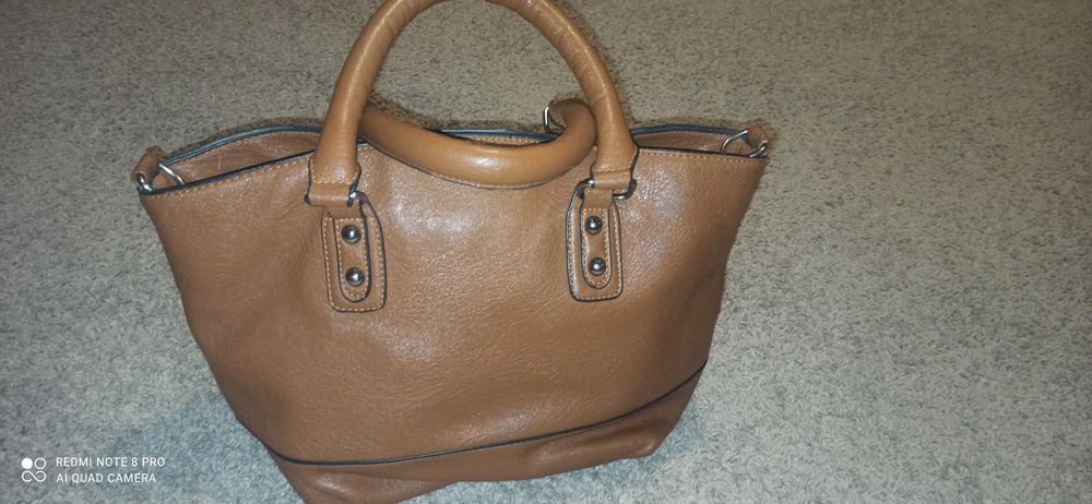 Torebka, kuferek do ręki