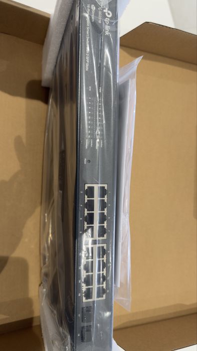 Switch TP-LINK TL-SG2218 - 16 portas