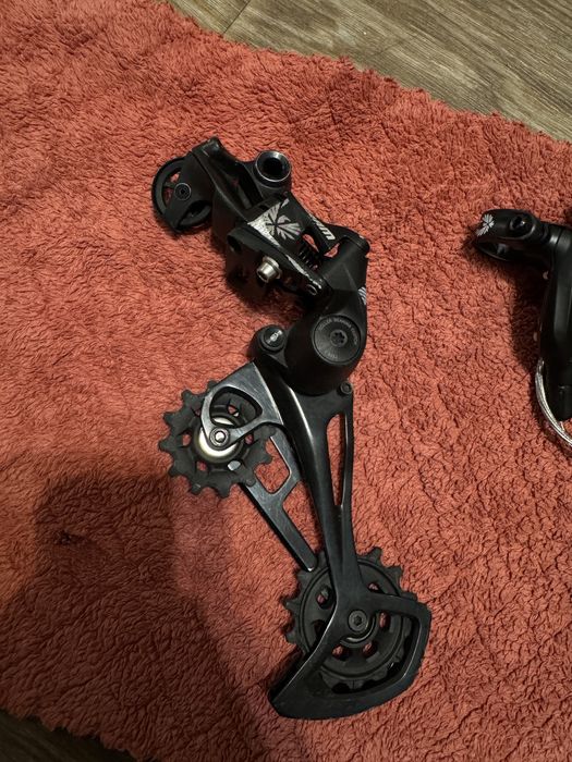 Перемикач та монетка SRAM NX