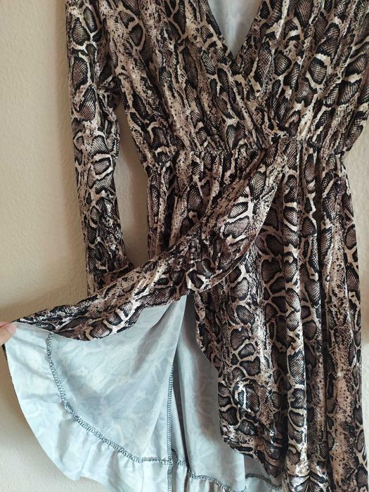 Vestido tigresa com racha