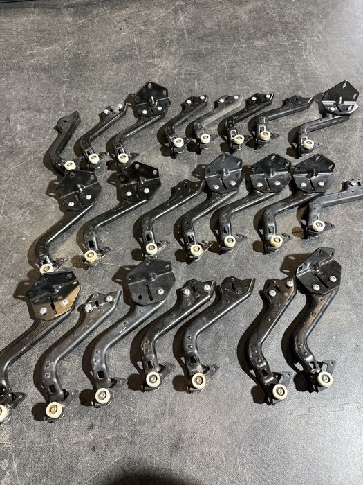 Ролик бокової дверки спрінтер Sprinter W907 W910 нижній