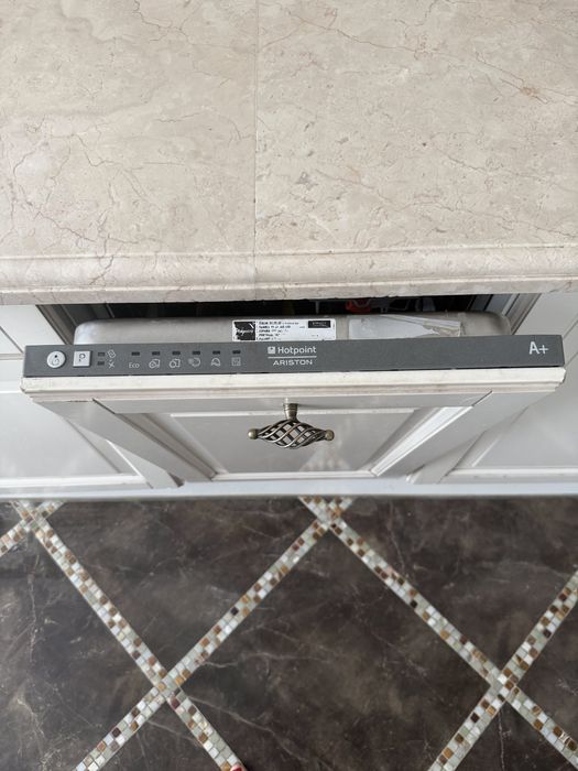 Кухня з вбудованою технікою