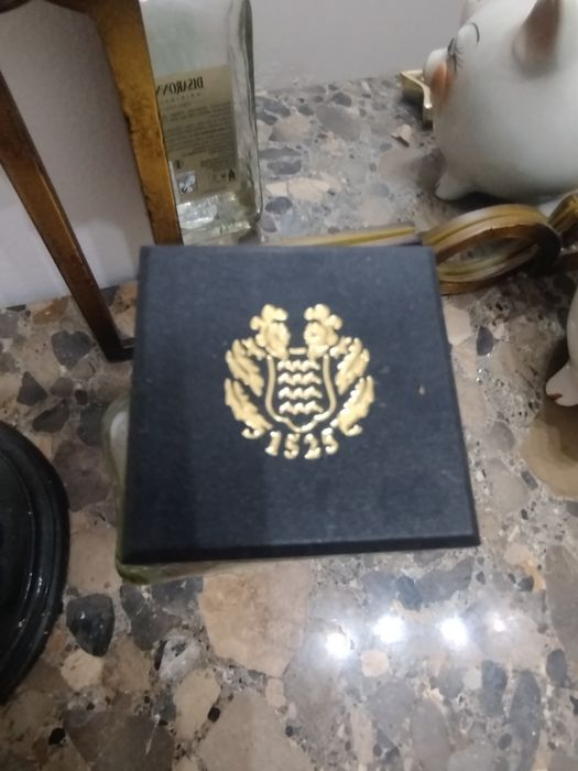 Garrafa Vazia Disaronno Originale 700ml com Tampa – Ideal para Decoração / Artesanato