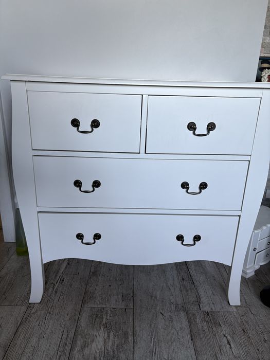 Komoda plus stoliczki