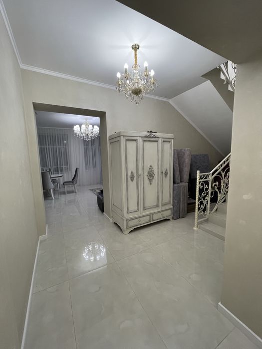 Новий, Сучасний, вже облаштований Будинок , стан люкс