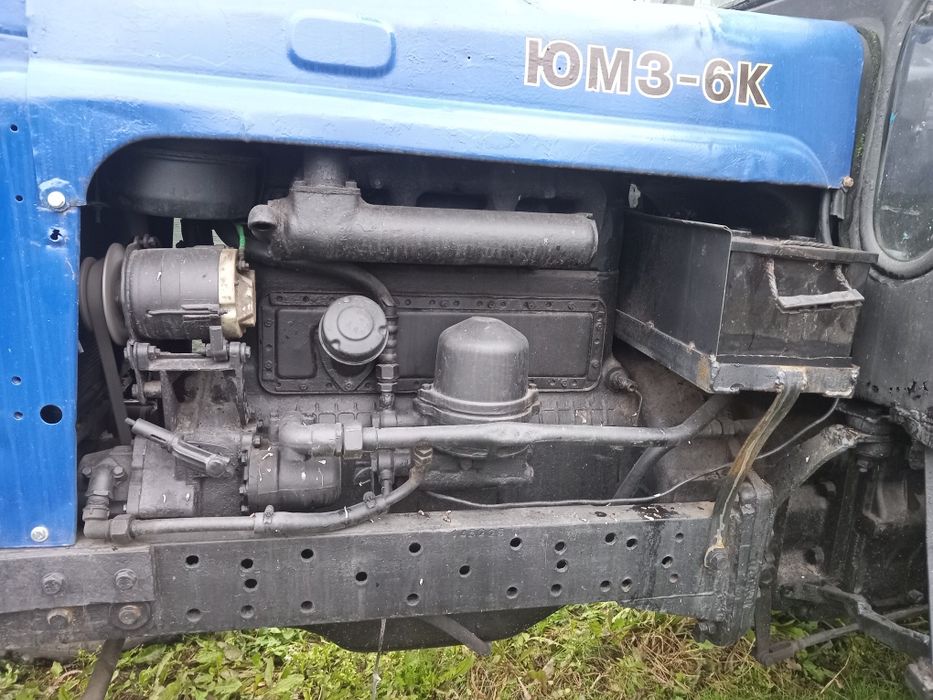 Трактор ЮМЗ-6АЛ на стартері та дозаторі
