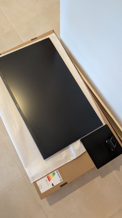 Xiaomi Mi Monitor A27i 27" + HP Keyboard64283907524098120