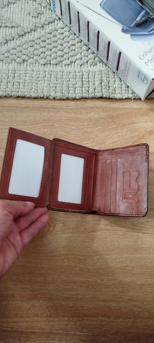 Carteira em pele genuína