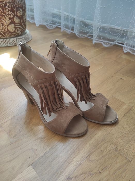 Босоніжки туфельки літо каблук бежеві коричневі замш