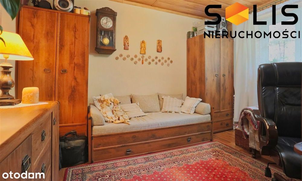 Zadbane M4 z wiatą parkingową