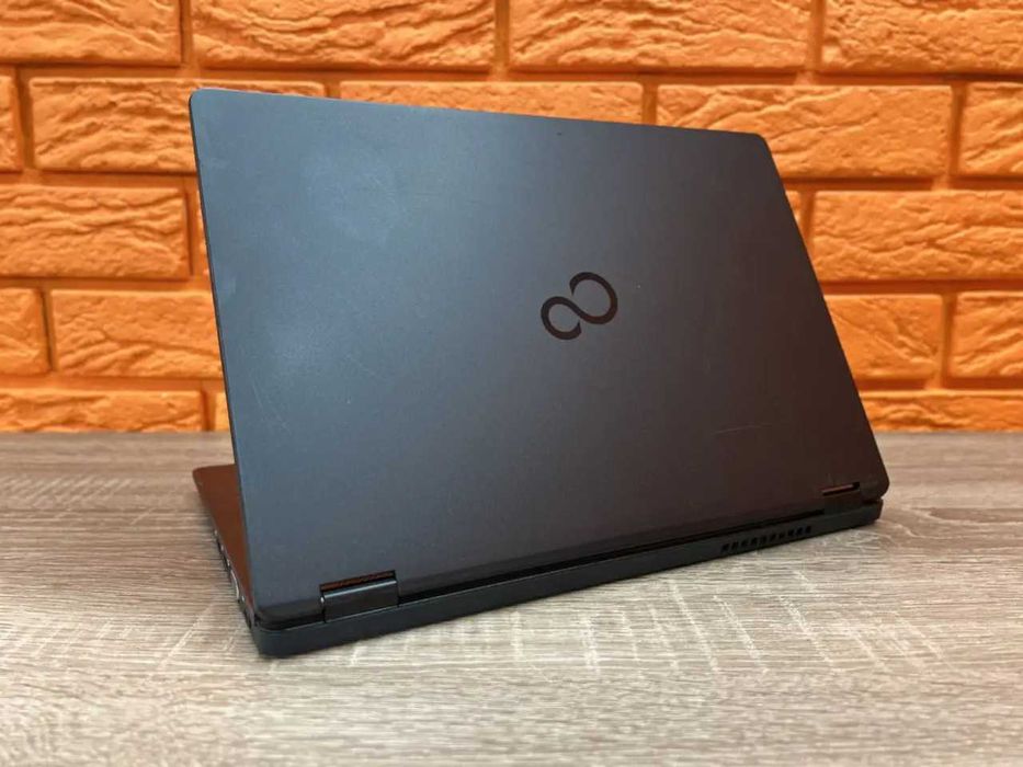Ноутбук 12.5" Fujitsu U727 (1920х1080) IPS/i3-7100U, 8 RAM, 256/4G LTE
