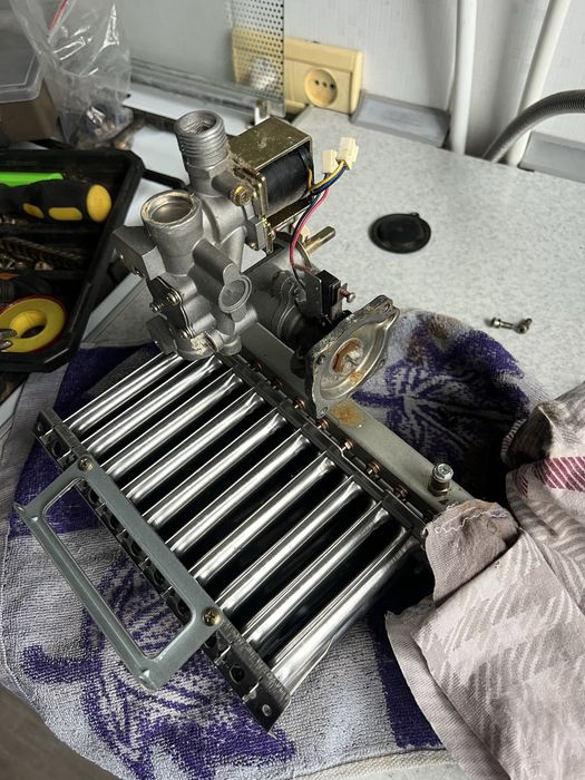 Продам газову колонку GORENJE на запчасті