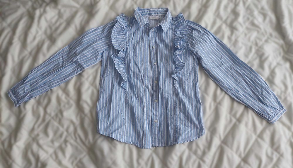 Koszula, bluzka dziewczęca, galowa z falbaną r. 146-152, MANGO