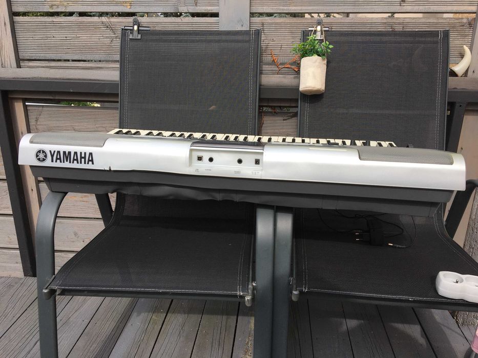 Keyboard Yamaha PSR E403